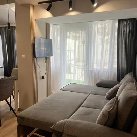 With Parking For Normal To Middle Sized Cars Apartman Várna