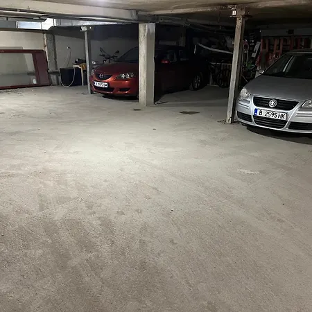 Apartman With Parking For Normal To Middle Sized Cars