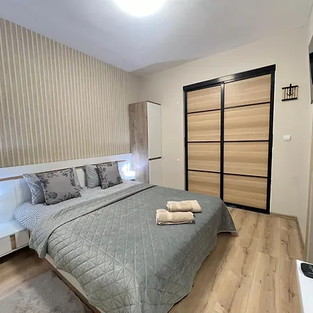 With Parking For Normal To Middle Sized Cars Várna