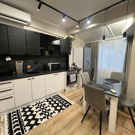 With Parking For Normal To Middle Sized Cars Apartman