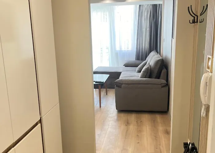 Apartament With Parking For Normal To Middle Sized Cars *