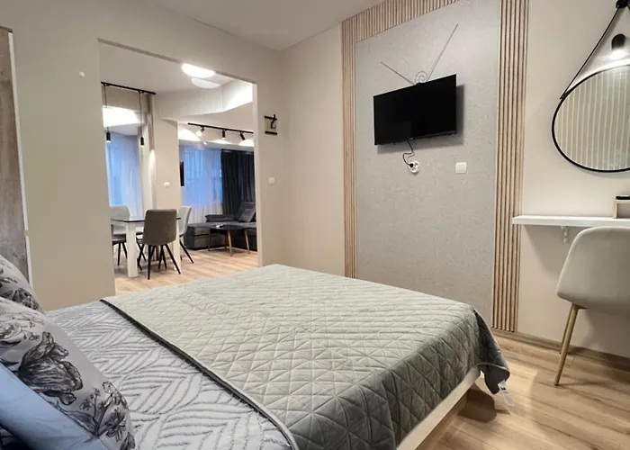 With Parking For Normal To Middle Sized Cars Apartament