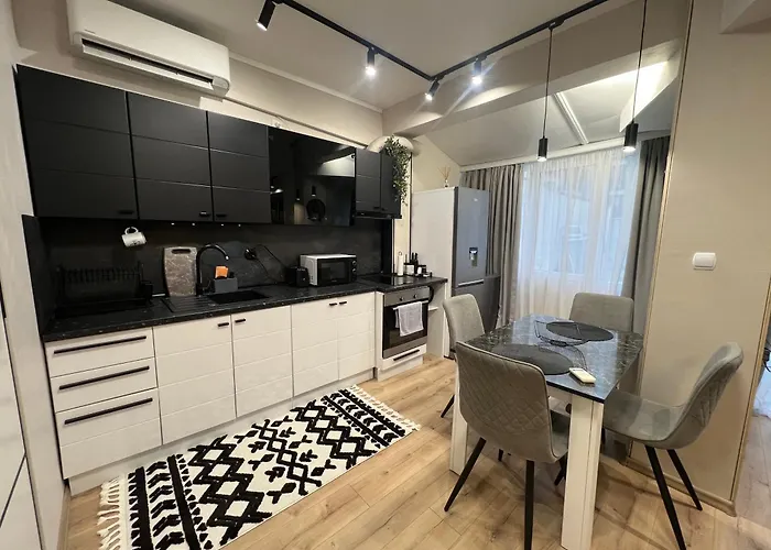 With Parking For Normal To Middle Sized Cars Apartament