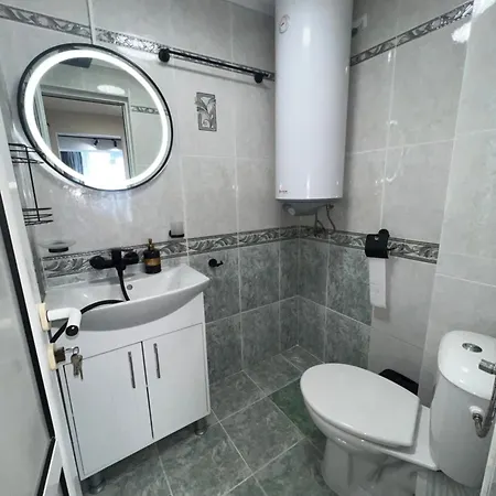 Apartamento With Parking For Normal To Middle Sized Cars *