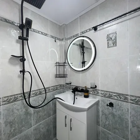 With Parking For Normal To Middle Sized Cars Apartamento *