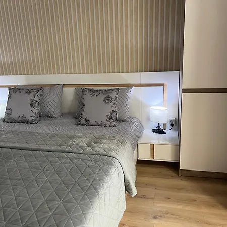 With Parking For Normal To Middle Sized Cars Apartamento Varna