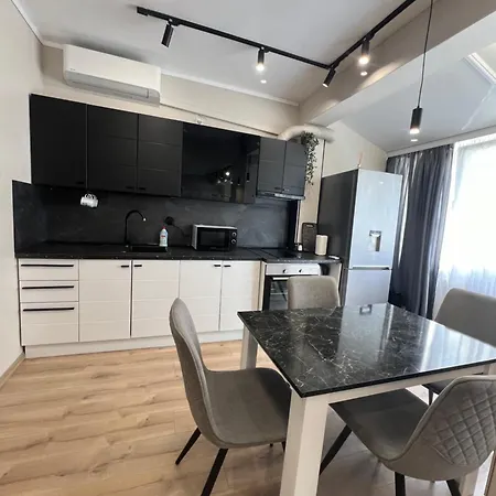 With Parking For Normal To Middle Sized Cars Apartamento *