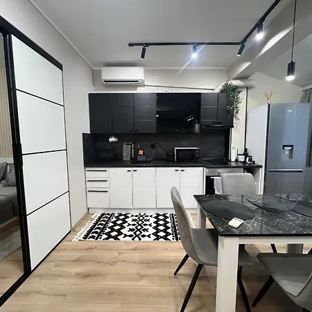 With Parking For Normal To Middle Sized Cars Apartamento